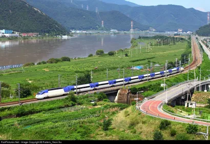 https://railmonsters.com/storage/cms_train_type_page/photos/0/1/146/1146/666c823b31ff9074780324.jpg