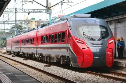 https://railmonsters.com/storage/cms_train_type_page/photos/0/1/210/1210/66751983e2620049864447.jpg