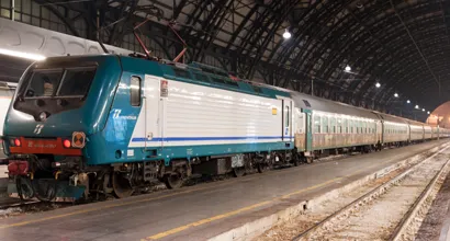 https://railmonsters.com/storage/cms_train_type_page/photos/0/1/295/1295/667d1932977a6181189694.jpg