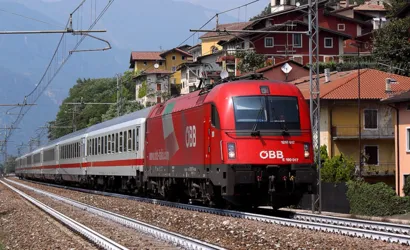 https://railmonsters.com/storage/cms_train_type_page/photos/0/1/300/1300/667d1ab54df7a534840050.jpg