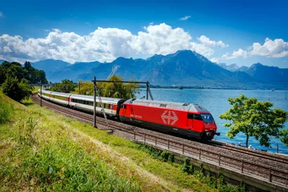 https://railmonsters.com/storage/cms_train_type_page/photos/0/1/305/1305/667d1b556e1b7258923072.jpg