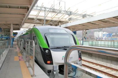 https://railmonsters.com/storage/cms_train_type_page/photos/0/1/345/1345/667d303b3a2bc012054824.jpg