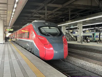 https://railmonsters.com/storage/cms_train_type_page/photos/0/1/358/1358/667d33ca61277728939828.jpg