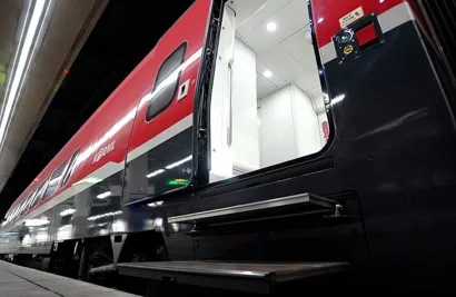 https://railmonsters.com/storage/cms_train_type_page/photos/0/1/360/1360/667d33cb17156827804611.jpeg