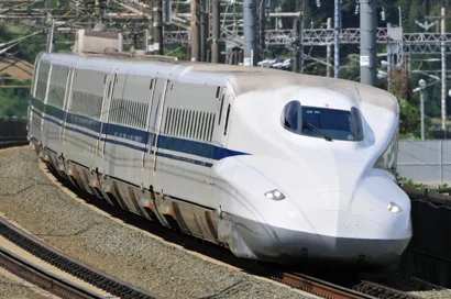 https://railmonsters.com/storage/cms_train_type_page/photos/0/1/389/1389/shinkansen2_507.jpg