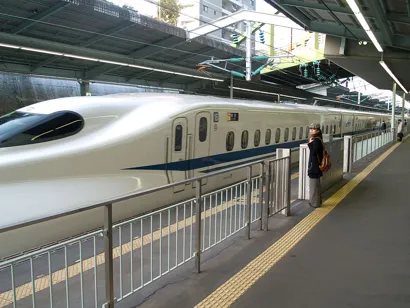 https://railmonsters.com/storage/cms_train_type_page/photos/0/1/398/1398/shinkansen1_628.jpg