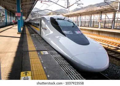 https://railmonsters.com/storage/cms_train_type_page/photos/0/1/419/1419/hikari5_122.webp