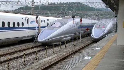 https://railmonsters.com/storage/cms_train_type_page/photos/0/1/428/1428/kodama5_488.jpg