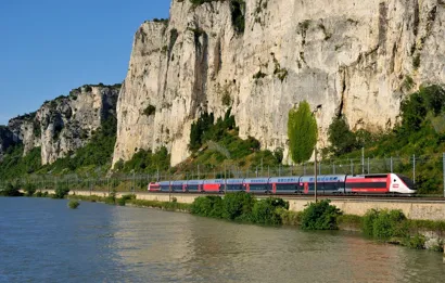 https://railmonsters.com/storage/cms_train_type_page/photos/0/1/898/1898/tgv-lyria5_370.jpg