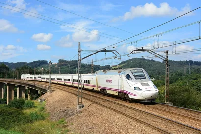 https://railmonsters.com/storage/cms_train_type_page/photos/0/1/981/1981/renfe1_368.jpg