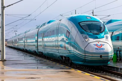 https://railmonsters.com/storage/cms_train_type_page/photos/0/15/656/15656/tcdd-turkey_609.jpg