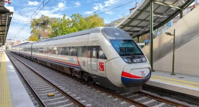 https://railmonsters.com/storage/cms_train_type_page/photos/0/15/659/15659/yht3_627.jpg