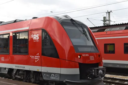 https://railmonsters.com/storage/cms_train_type_page/photos/0/2/106/2106/s-bahn5_470.jpg