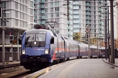 https://railmonsters.com/storage/cms_train_type_page/photos/0/2/114/2114/nightjet3_560.jpg