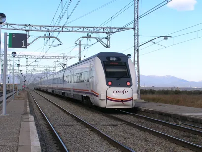 https://railmonsters.com/storage/cms_train_type_page/photos/0/2/120/2120/renfe-reg2_374.jpg