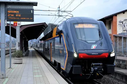 https://railmonsters.com/storage/cms_train_type_page/photos/0/2/133/2133/trenitalia-regionale5_368.webp
