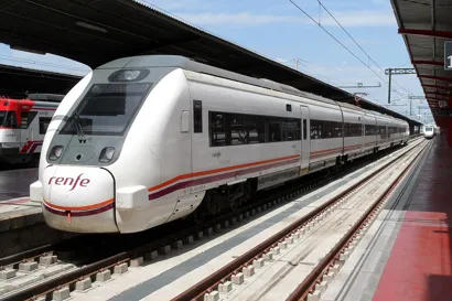https://railmonsters.com/storage/cms_train_type_page/photos/0/2/303/2303/renfe-regional-all_806.jpg