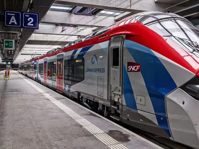 https://railmonsters.com/storage/cms_train_type_page/photos/0/2/357/2357/leman-express3_562.jpg