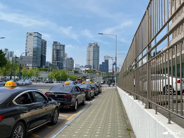 Taxi Services at Seoul Station