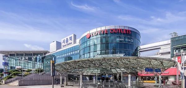 Shopping at Seoul Station